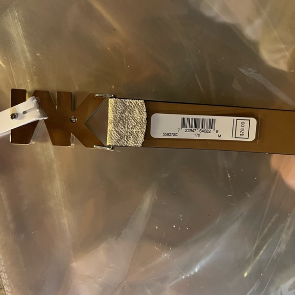 ✅Michael Kors 38mm Leather Reversible MK Logo Plaque Buckle Belt main image 4